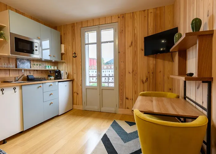 Апартаменты Le Du Sanctuaire Vue Sur Le Gave De Pau Лурд