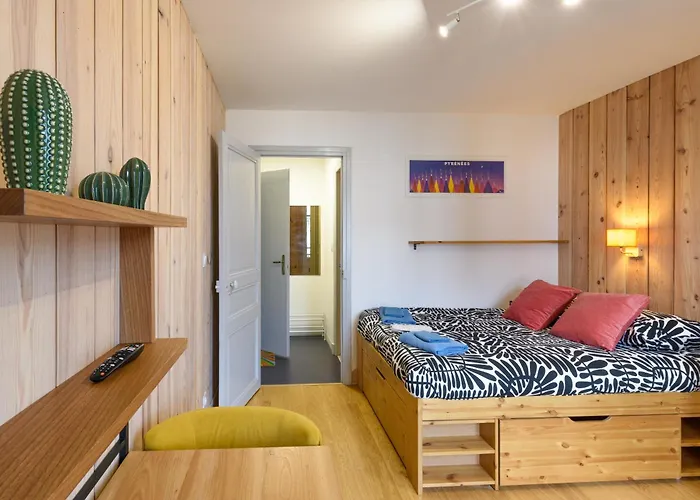 Le Du Sanctuaire Vue Sur Le Gave De Pau Апартаменты *